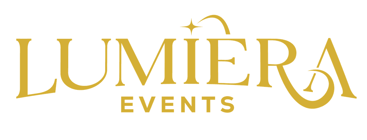 Logo van Lumiera Events in goudkleurige sierletters met een ster